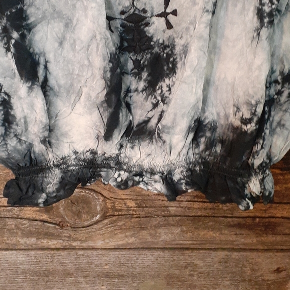 Mono B Medium long sleeve crop top - Picture 6 of 13